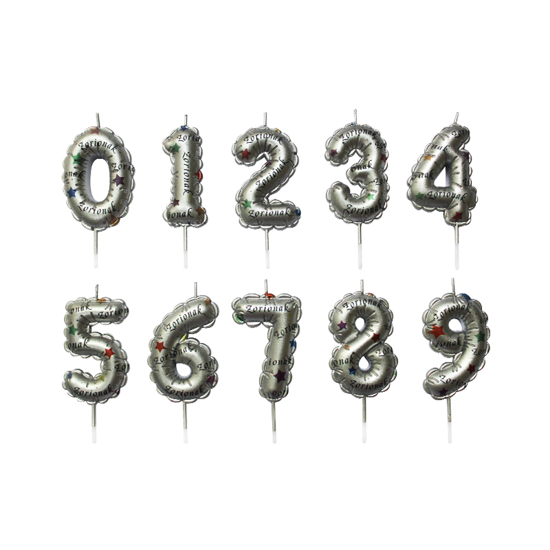Candele in pizzo con lettere in argento
